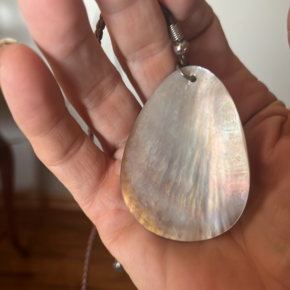 Shell Necklace - Picture 3 of 3